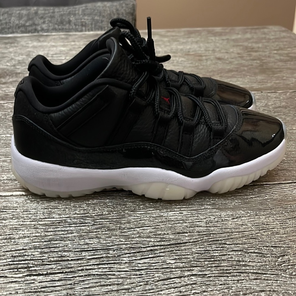 Men’s size 8 1/2 Jordan 11‘s